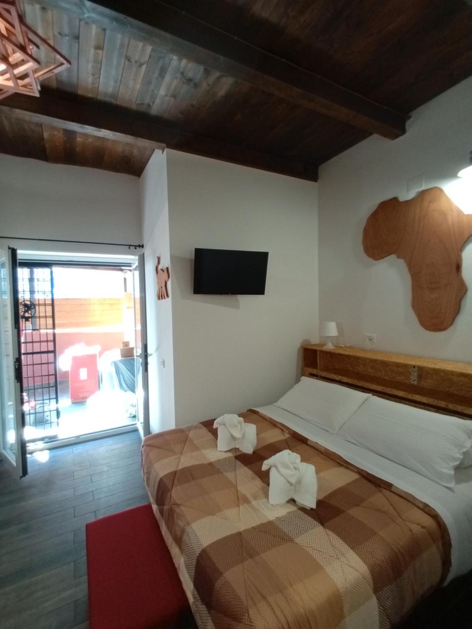 Big Mama Jungle Rooms Terracina Phòng bức ảnh